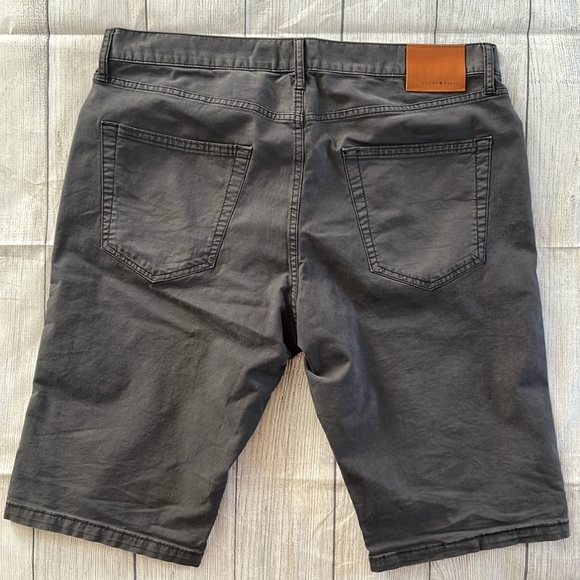 Lucky Brand shorts. charcoal - Picture 2 of 4